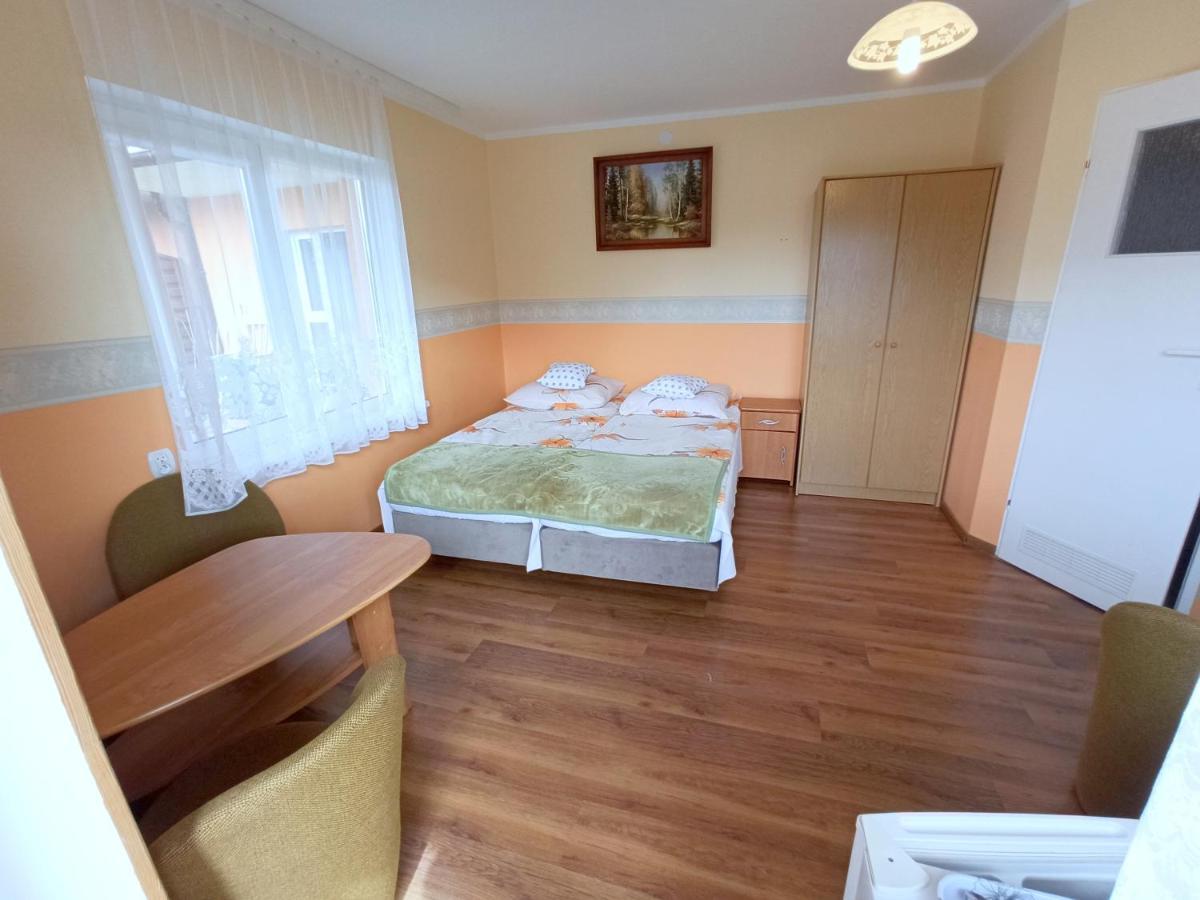 Noclegi U Krystyny Rewal Kültér fotó